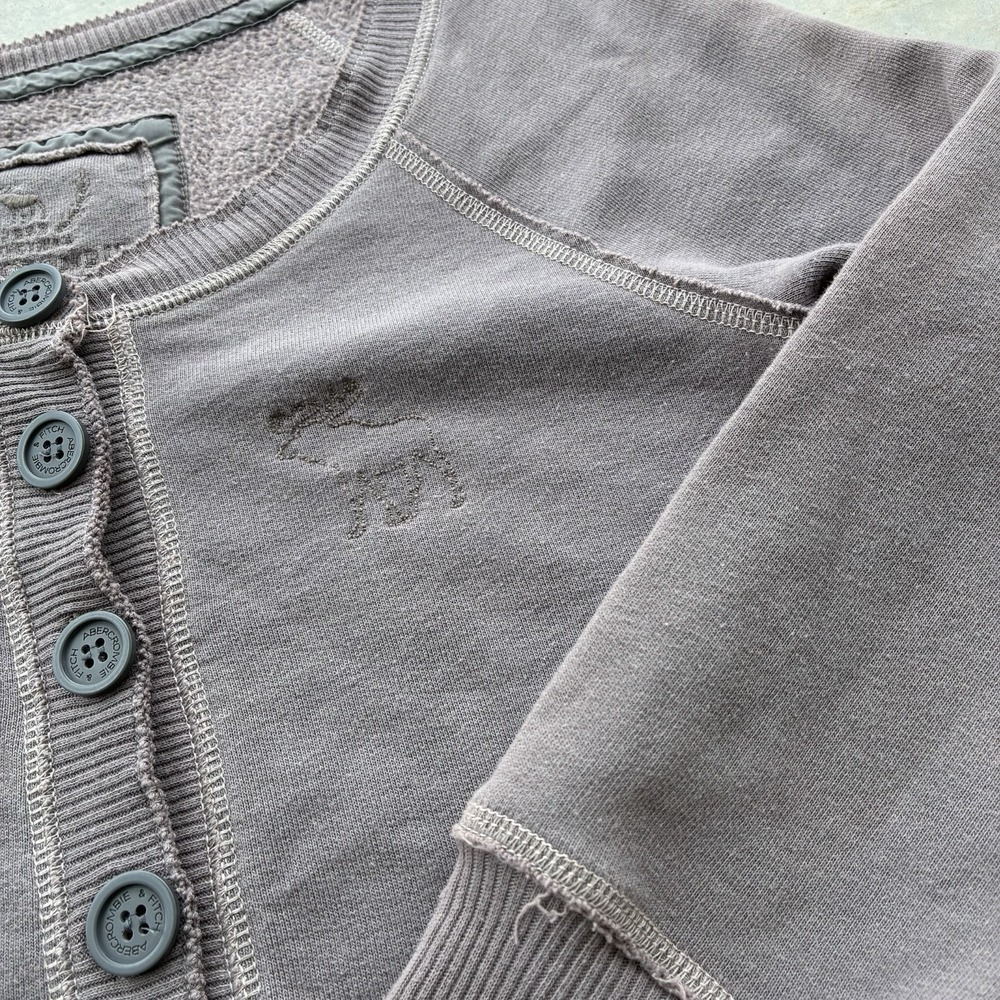 Abercrombie Kids Large Pullover Moose Logo Button Neck Sweatshirt Purple Y2K - Picture 2 of 4